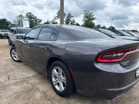 Used 2021 Dodge Charger SXT w/ Leather Interior Group RWD image 7
