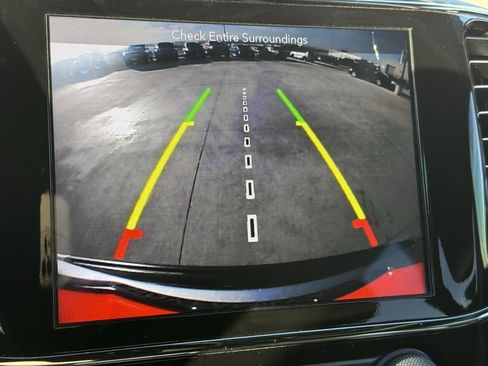 Used 2019 Jeep Grand Cherokee Altitude image 9