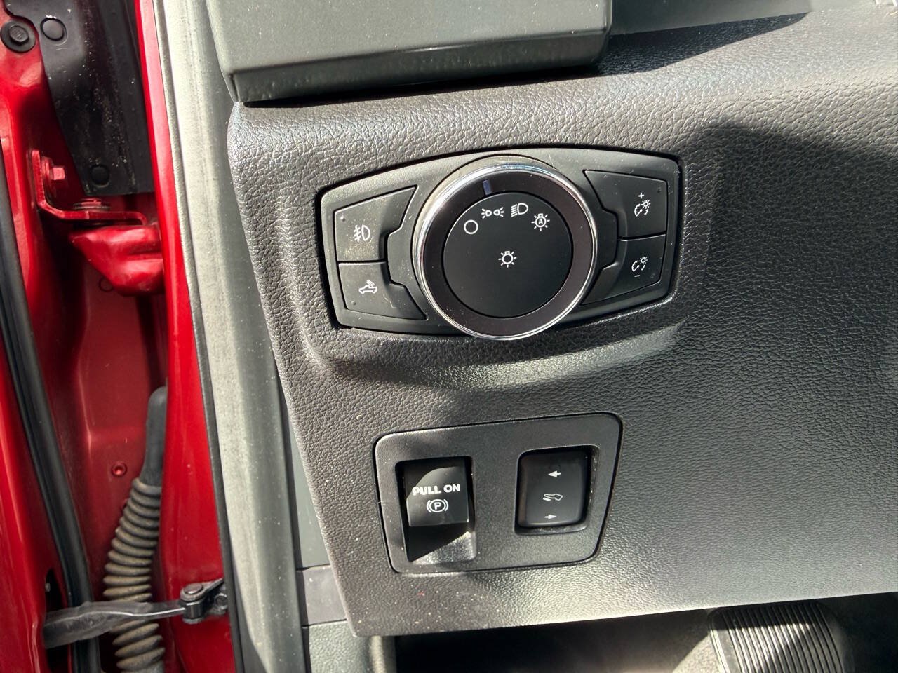 Used 2018 Ford F150 XLT w/ Equipment Group 302A Luxury AWD/4WD image 31