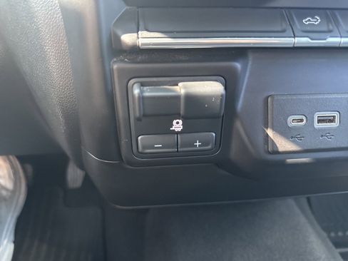 Used 2023 Chevrolet Silverado 2500 LT image 21