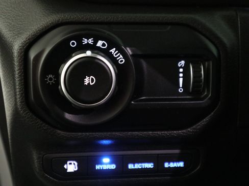 Used 2023 Jeep Wrangler Unlimited Rubicon 4xe w/ Cold Weather Group AWD/4WD image 31