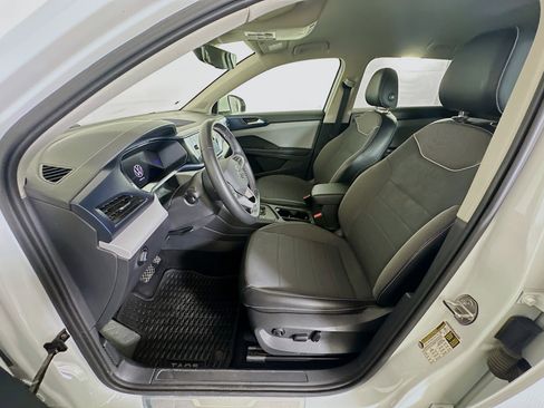 Used 2023 Volkswagen Taos SE w/ Black Wheel Package image 13