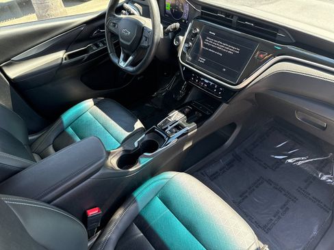 Used 2023 Chevrolet Bolt LT w/ Infotainment Package FWD image 15