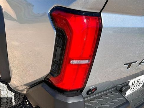 Used 2025 Toyota Tacoma 4x4 Double Cab Hybrid image 23
