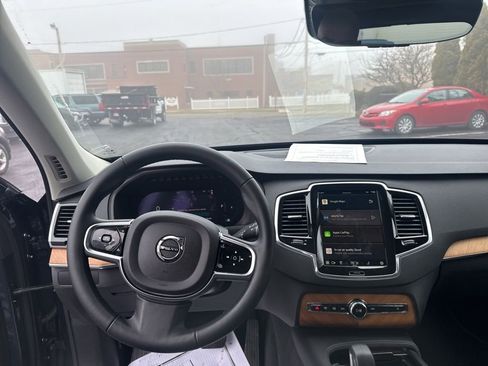 Used 2025 Volvo XC90 B5 Plus w/ Protection Package Premier image 3
