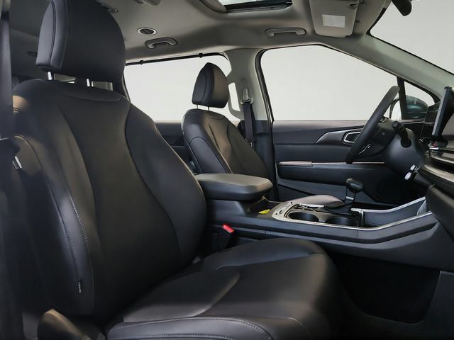 Certified 2026 Kia Carnival SX w/ SX Dark Edition Package FWD image 26