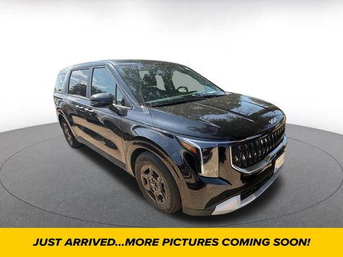 Used 2026 Kia Carnival FWD image 1