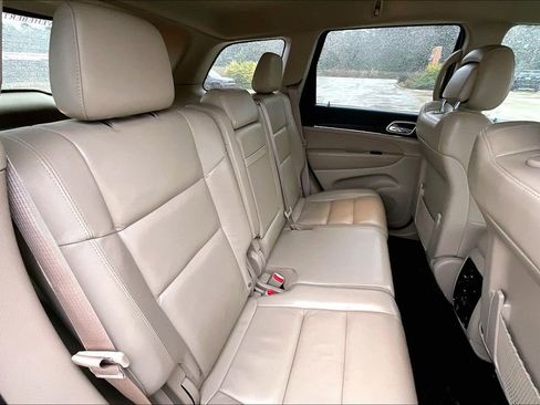 Used 2017 Jeep Grand Cherokee Limited image 26