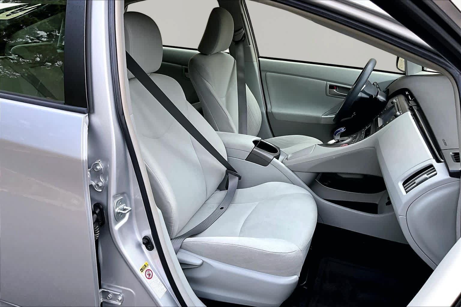 Used 2013 Toyota Prius Two FWD image 9