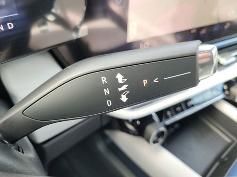 New 2026 Chevrolet Equinox EV LT image 16