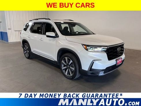 Used 2025 Honda Pilot Touring image 1