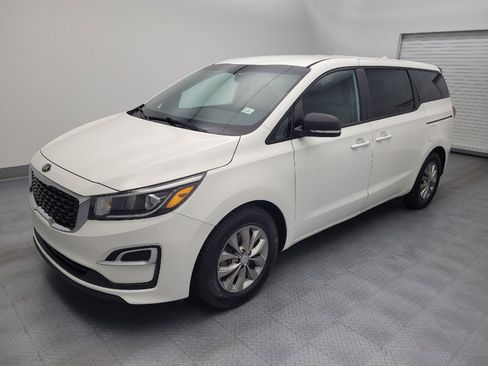 Used 2020 Kia Sedona L FWD image 2
