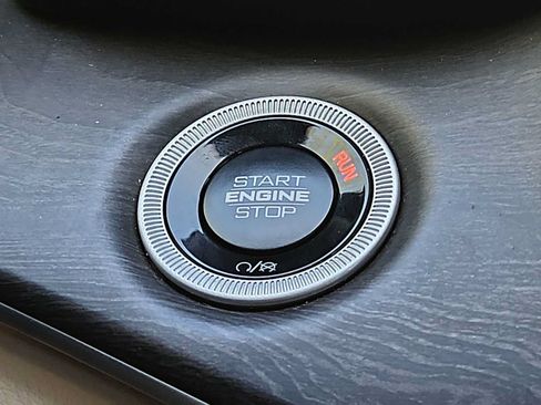 Used 2025 Jeep Grand Cherokee Limited w/ Luxury Tech Group II AWD/4WD image 23