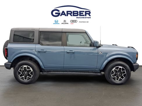 Used 2023 Ford Bronco Outer Banks AWD/4WD image 9
