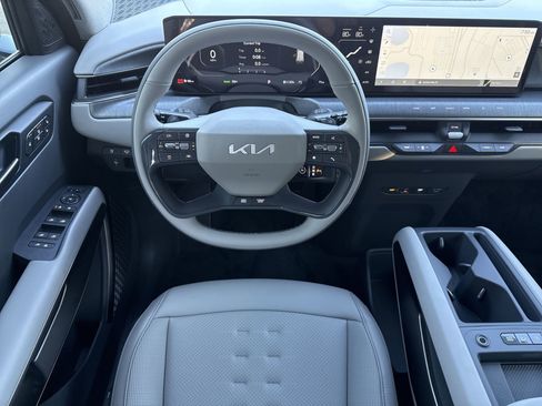 New 2026 Kia EV9 Wind image 13