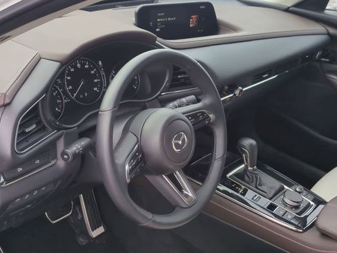Used 2025 MAZDA CX-30 AWD 2.5 S w/ Premium Package image 2