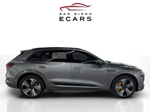 Used 2022 Audi e-tron Premium Plus image 4