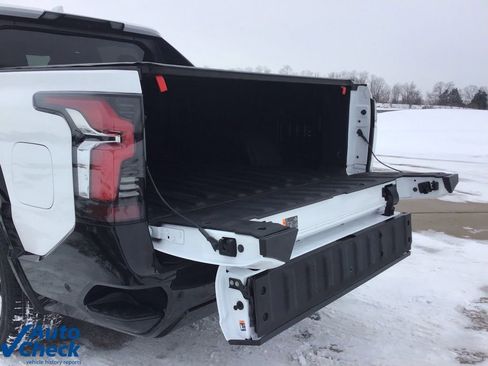 Used 2025 Chevrolet Silverado EV RST image 7