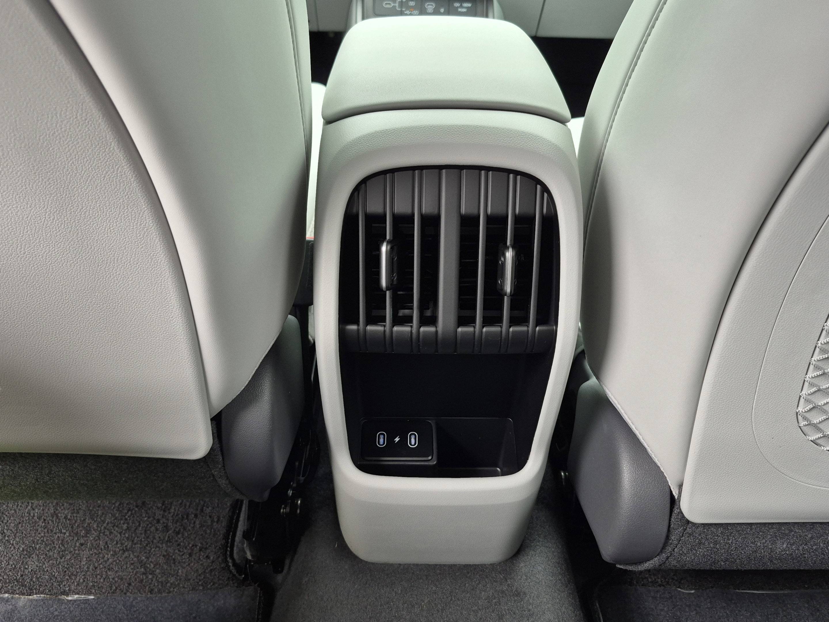 New 2026 Hyundai Kona Limited FWD image 15