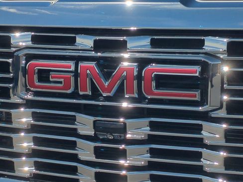 Used 2024 GMC Sierra 2500 Denali w/ Denali Reserve Package AWD/4WD image 34