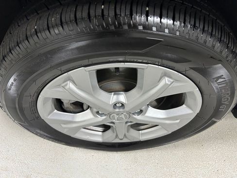 Certified 2025 Honda HR-V LX image 9