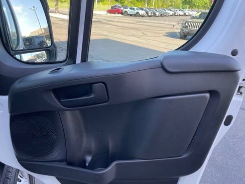 Used 2025 RAM ProMaster 2500 w/ Convenience Group FWD image 21
