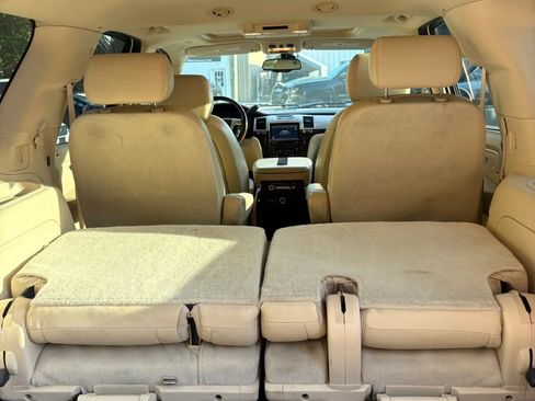 Used 2007 Cadillac Escalade AWD w/ Information Package image 16