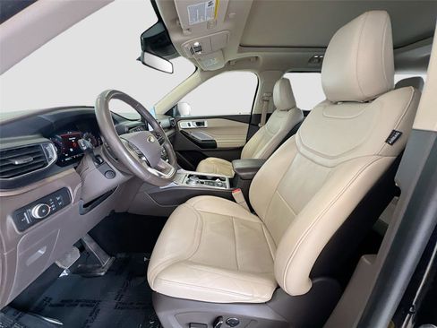 Used 2020 Ford Explorer Platinum w/ Premium Technology Package AWD/4WD image 5