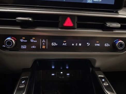 Certified 2025 Kia Sorento S AWD/4WD image 19