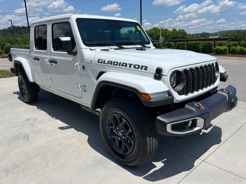 New 2026 Jeep Gladiator Sport AWD/4WD image 29