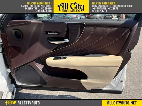 Used 2020 Lexus LS 500 w/ Interior Upgrade Package RWD image 27