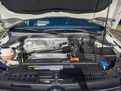 Used 2017 Volkswagen Tiguan S image 21