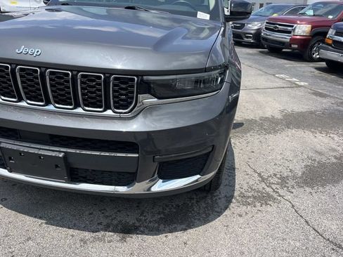Used 2022 Jeep Grand Cherokee L Limited AWD/4WD image 11