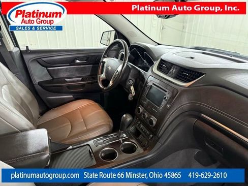 Used 2017 Chevrolet Traverse LT AWD/4WD image 39