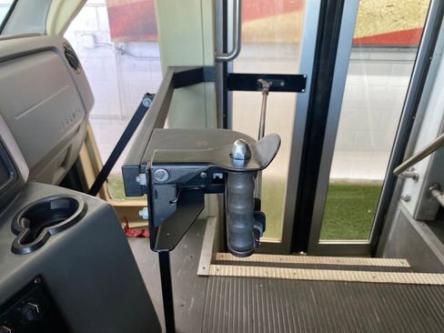 Used 2012 Ford E-450 and Econoline 450 Super Duty w/ Shuttle Bus Prep Pkg image 27