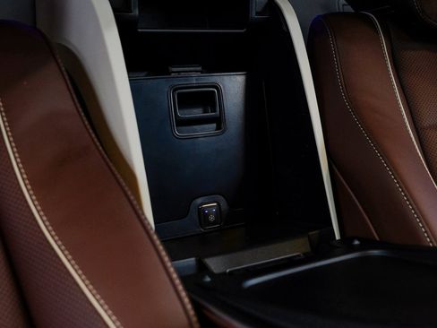 Used 2022 Mercedes-Benz Maybach GLS 600 4MATIC image 45