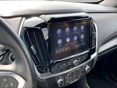 Used 2023 Chevrolet Traverse LT FWD image 11