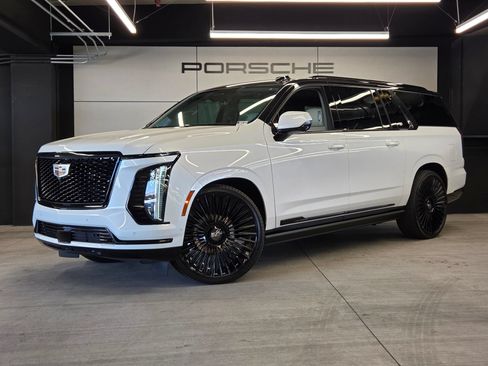 Used 2025 Cadillac Escalade ESV Sport Platinum AWD/4WD image 1