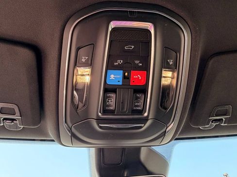Used 2025 Jeep Grand Cherokee Altitude AWD/4WD image 28