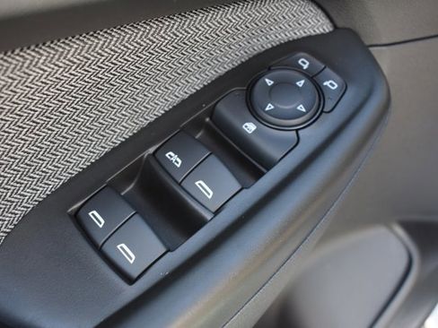 Used 2023 Chevrolet TrailBlazer LT w/ Convenience Package AWD/4WD image 13