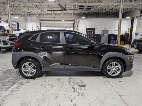 Used 2020 Hyundai Kona SE FWD image 2
