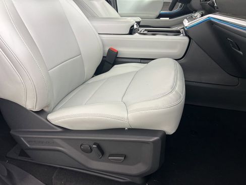 New 2026 Ford Expedition Platinum w/ Driver's Package image 29