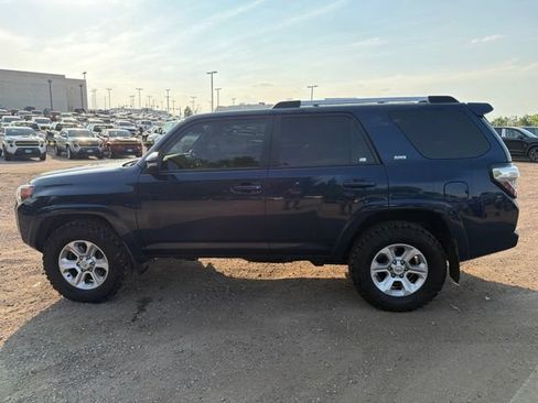 Used 2019 Toyota 4Runner SR5 Premium AWD/4WD image 2