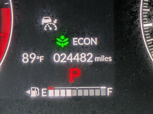 Used 2024 Honda Pilot Touring image 10