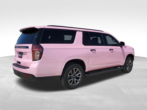 Used 2024 Chevrolet Suburban Z71 w/ Luxury Package AWD/4WD image 5