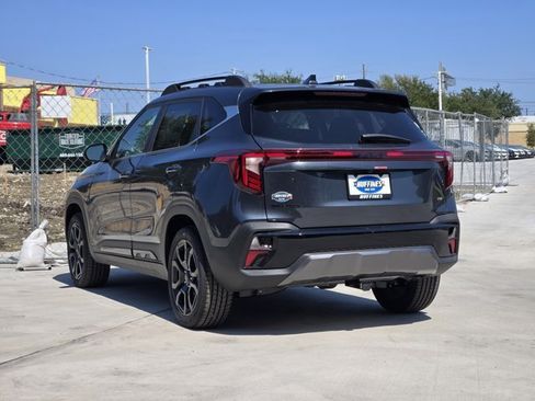 New 2025 Kia Seltos X-Line image 3