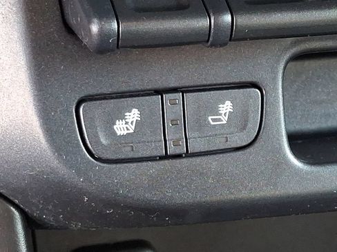 Used 2018 Chevrolet Colorado Z71 AWD/4WD image 23