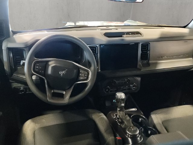Used 2025 Ford Bronco 2-Door AWD/4WD image 2