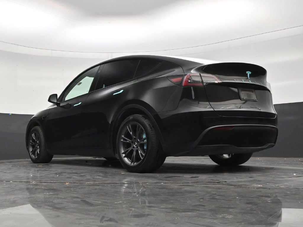 Used 2024 Tesla Model Y Long Range RWD image 21