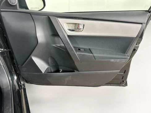 Used 2017 Toyota Corolla LE w/ Carpet Mat Package (TMS) FWD image 30